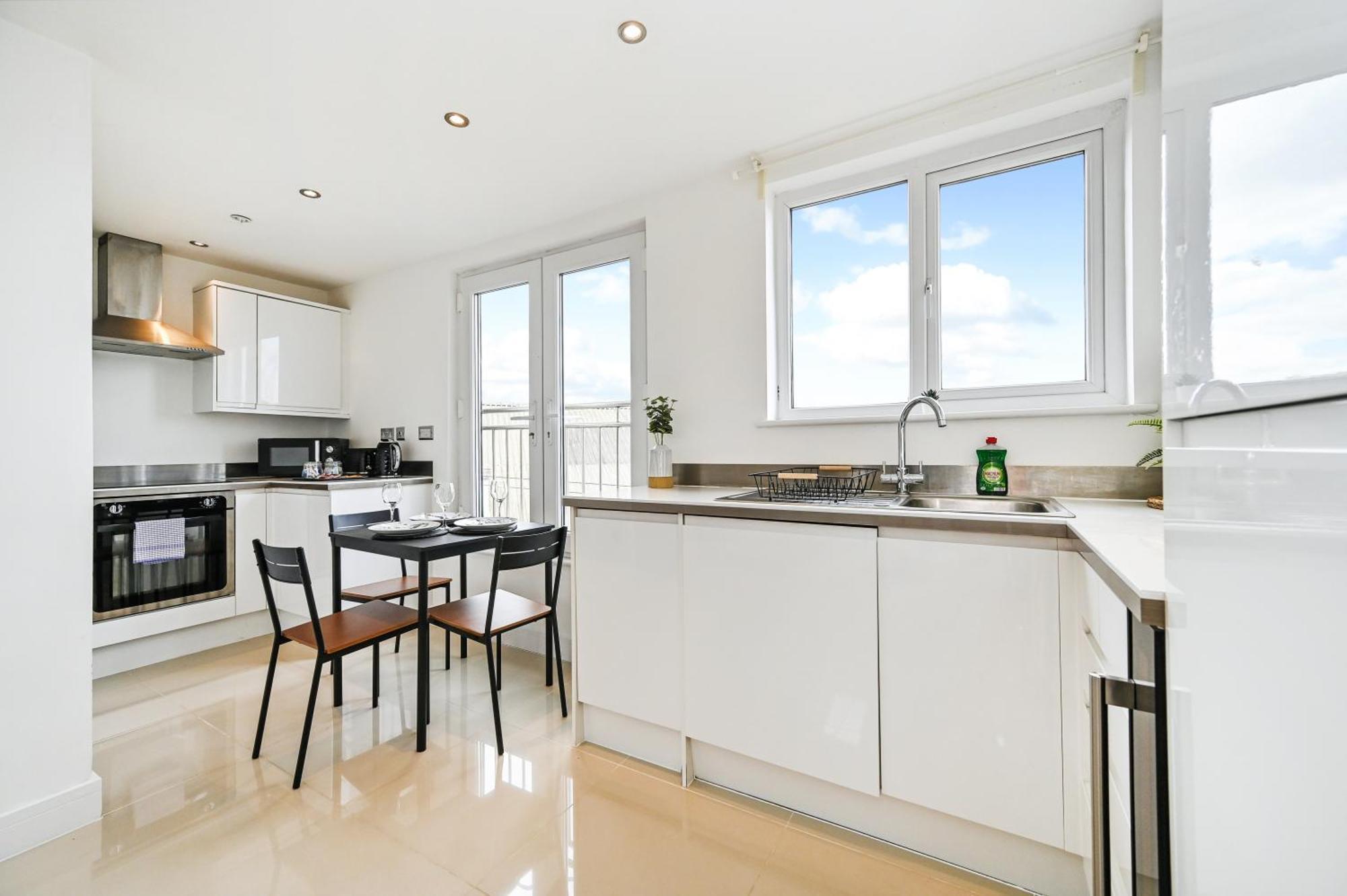 Family 1 Bed Apt Near Cardiff City Centre, Free Parking, Quiet, Secure Neighbourhood 外观 照片