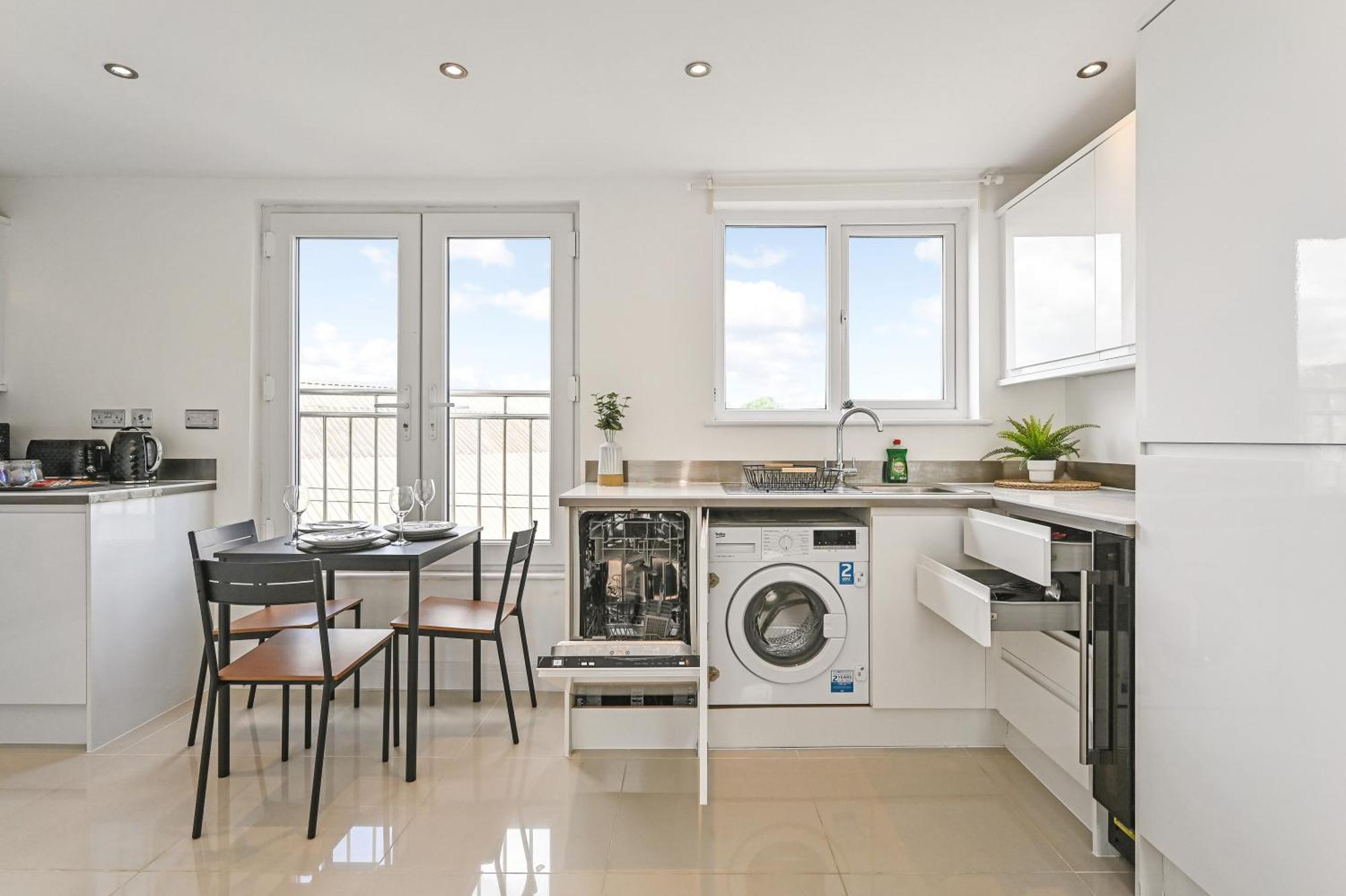 Family 1 Bed Apt Near Cardiff City Centre, Free Parking, Quiet, Secure Neighbourhood 外观 照片