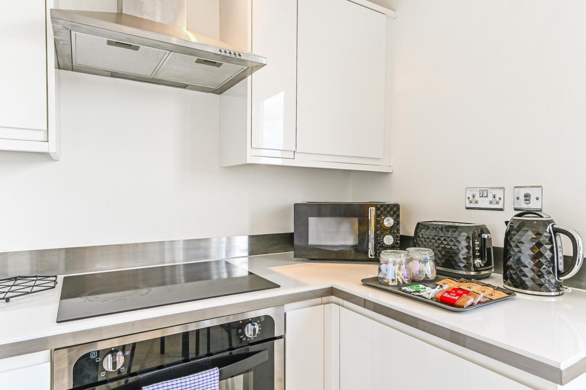 Family 1 Bed Apt Near Cardiff City Centre, Free Parking, Quiet, Secure Neighbourhood 外观 照片