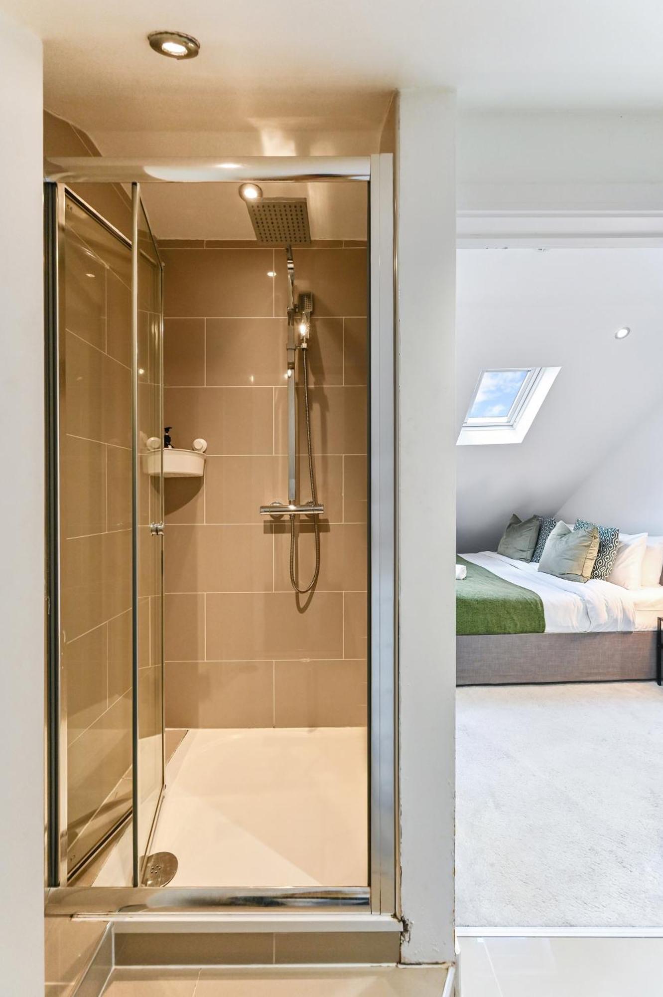 Family 1 Bed Apt Near Cardiff City Centre, Free Parking, Quiet, Secure Neighbourhood 外观 照片