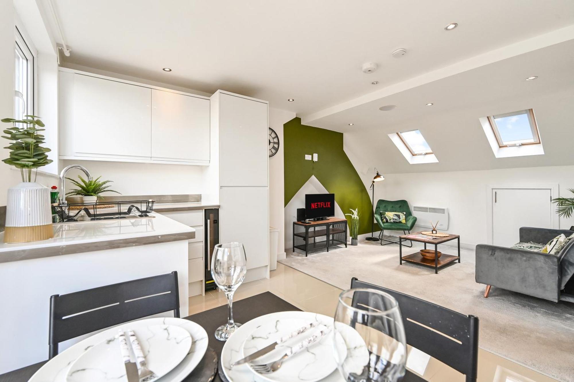 Family 1 Bed Apt Near Cardiff City Centre, Free Parking, Quiet, Secure Neighbourhood 外观 照片